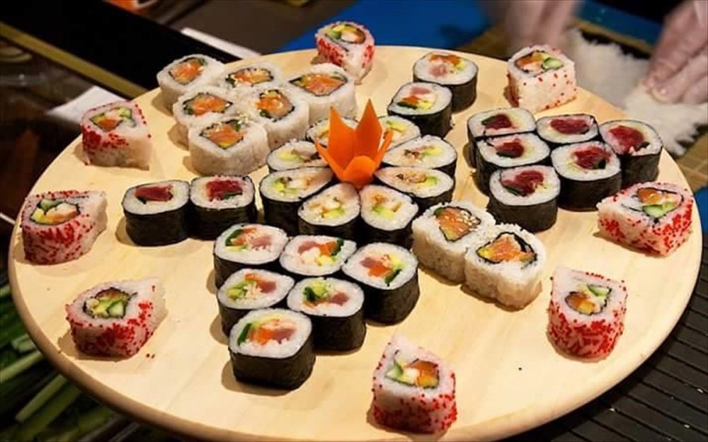 sushi-bar-rolls.thumb.jpg.84eb3cecb5d7802b7585ab6fd31b14a6.jpg