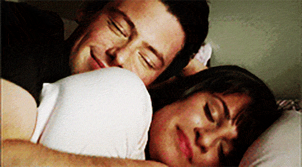 dormir-de-conchinha-2.gif